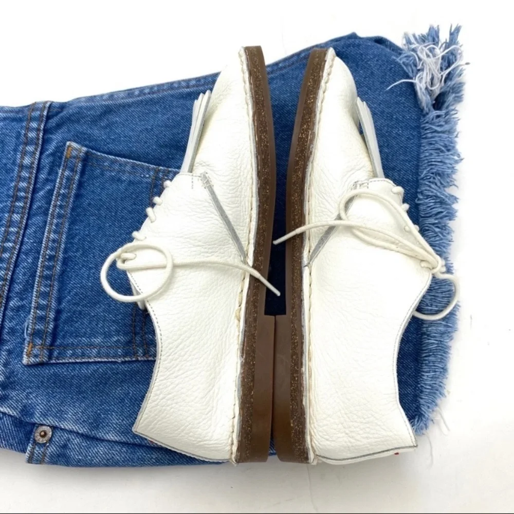 ED Ellen Degeneres Love Leather Classic Oxfords Shoes in White
